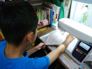 特別支援学級小学校６年生の夏休みの工作　ミシンで雑巾